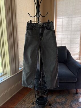 Everlane Way High Jean in black size 28 regular